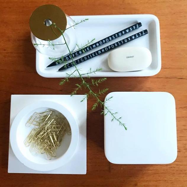 LIKEconcrete KARIN - Bricka i betong Small - Vit